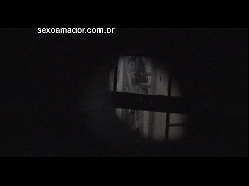 ❤️ Blondie filmohet fshehurazi nga një soditës i lagjes i fshehur pas tullave të zbrazëta Kurrëza në pornografi sq.rex-porn-com.ru ❌️❤
